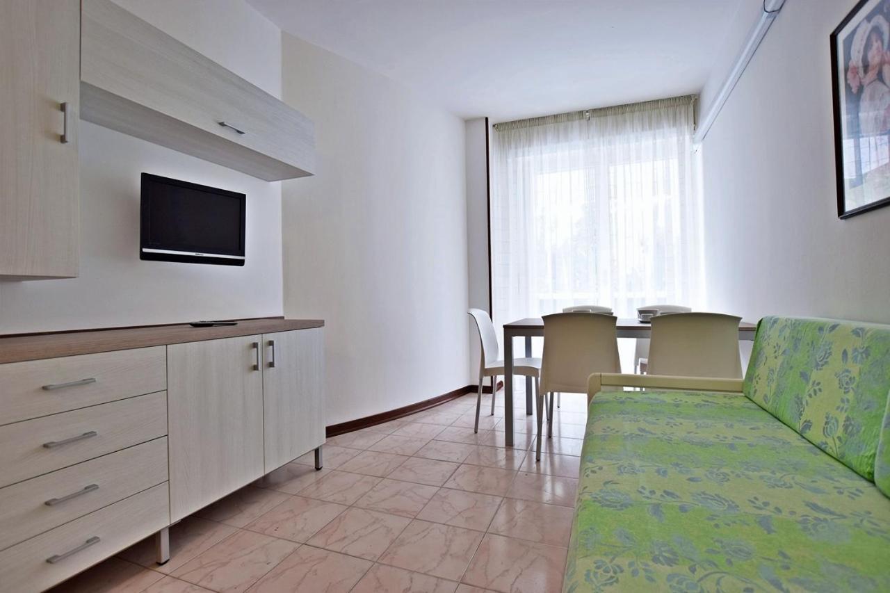 Apartment Luna 1 *